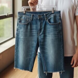 TK Axel Men's Slim Stretch Shorts Medium Wash Denim 34 x 13 Frayed Embroidered